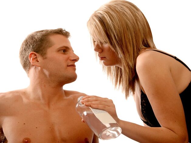 អ្នកគួរតែប្រើប្រេងម៉ាស្សាអំឡុងពេលហាត់ប្រាណ ដើម្បីពង្រីកលិង្គរបស់អ្នក។